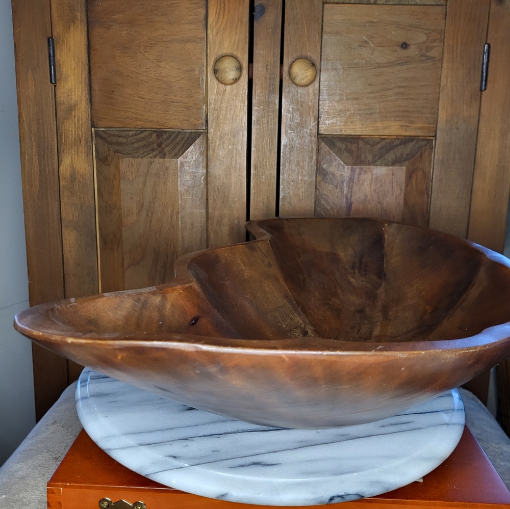 Elegant Wooden Bowl Set - Picture 15 of 17